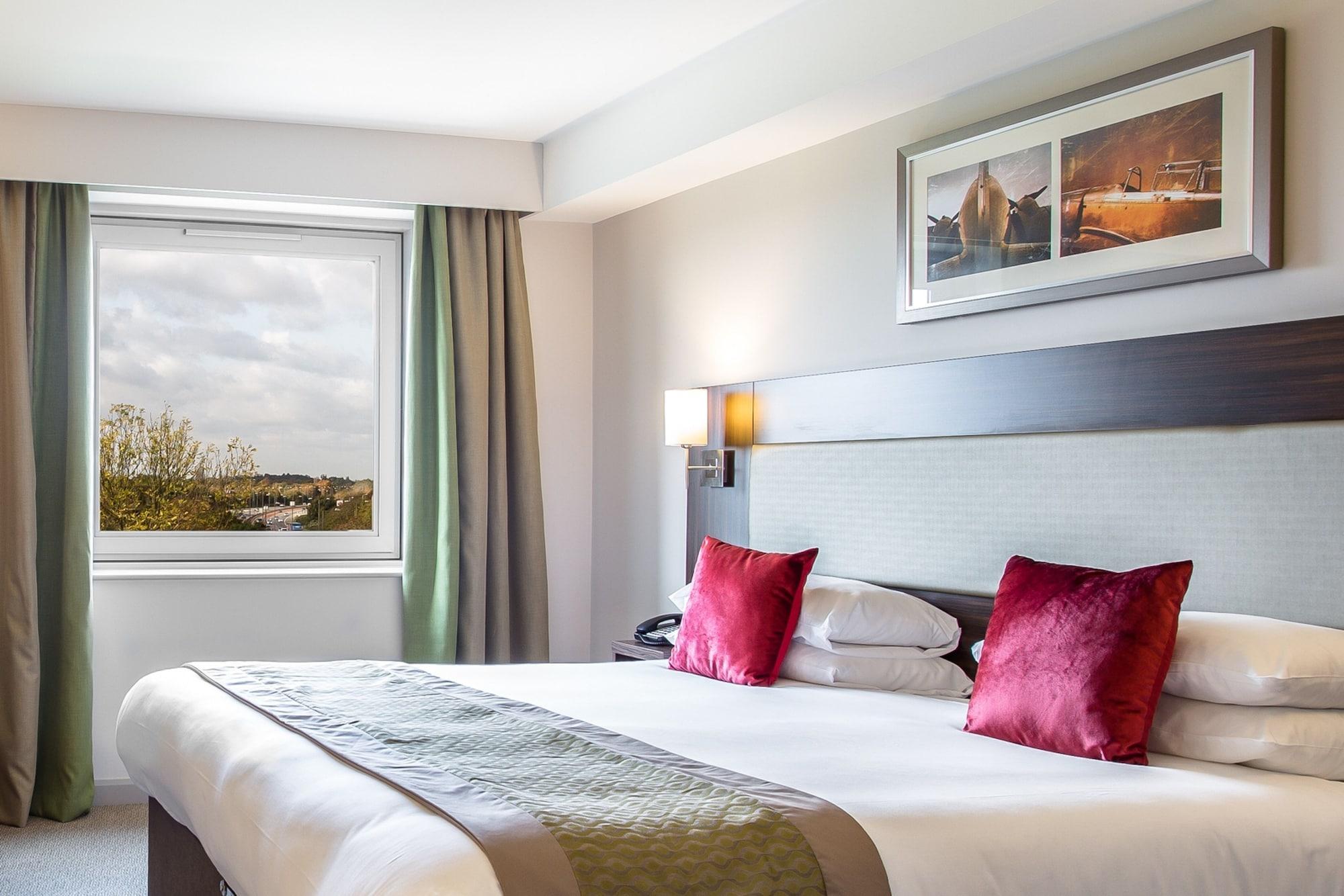 Heston Hyde Hotel Hounslow Extérieur photo