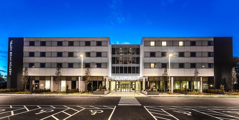 Heston Hyde Hotel Hounslow Extérieur photo