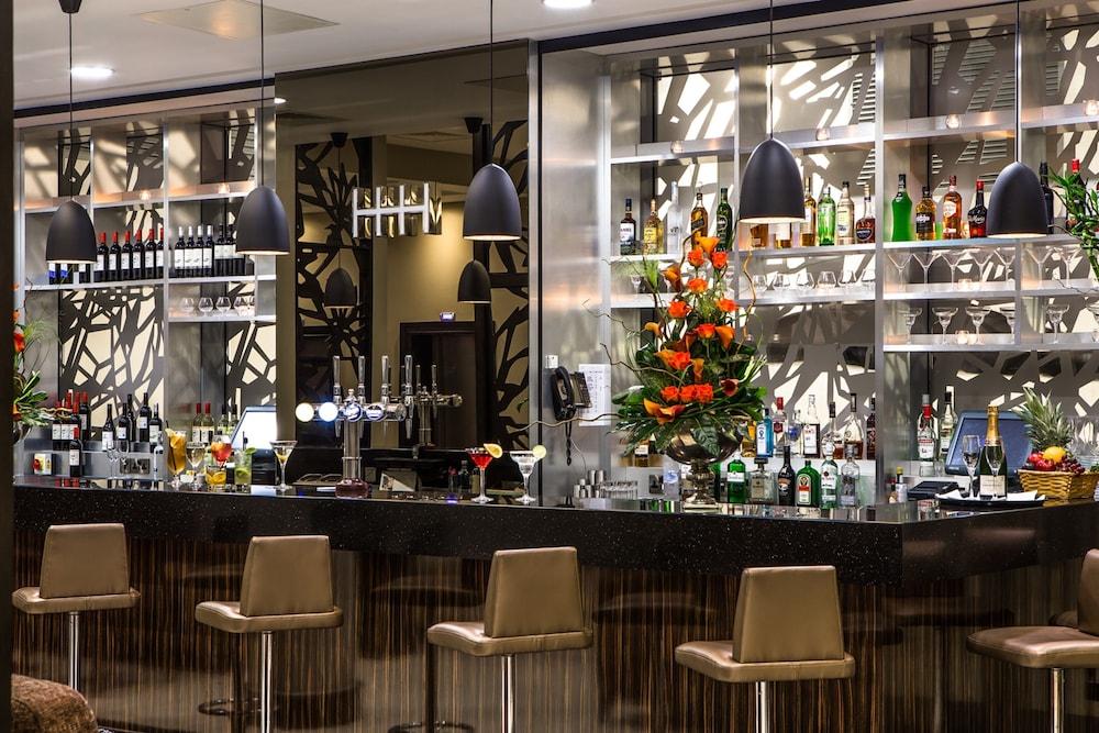 Heston Hyde Hotel Hounslow Extérieur photo