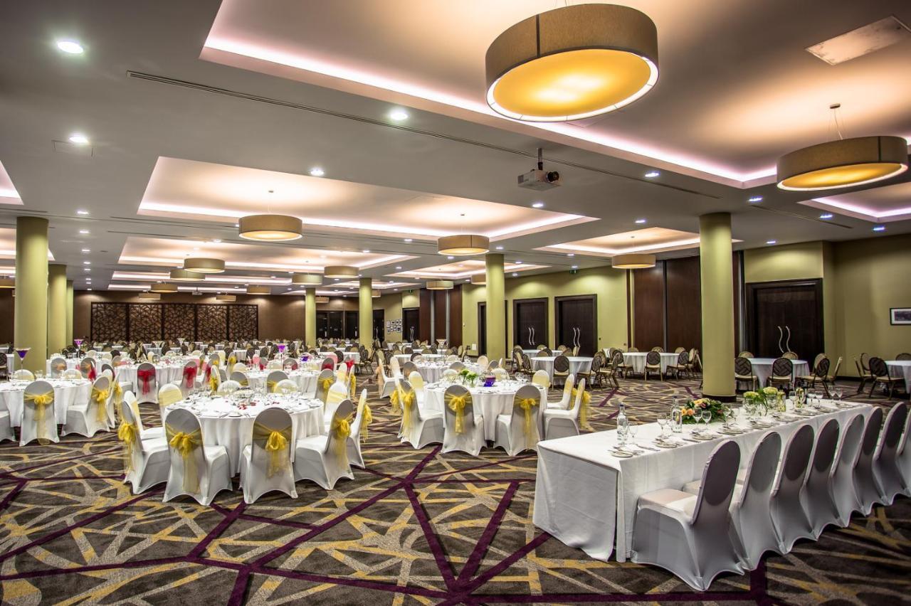 Heston Hyde Hotel Hounslow Extérieur photo