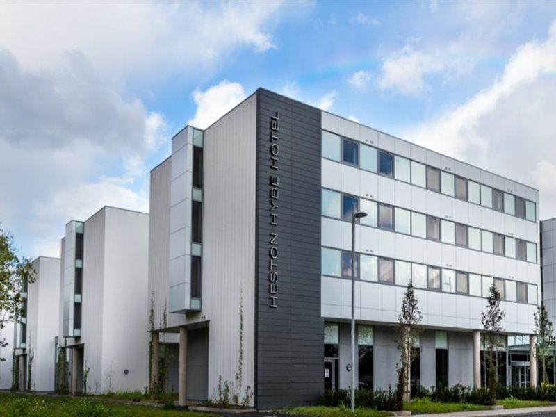 Heston Hyde Hotel Hounslow Extérieur photo