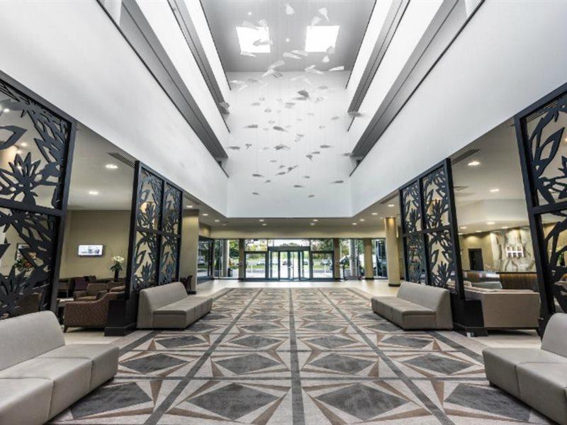 Heston Hyde Hotel Hounslow Extérieur photo