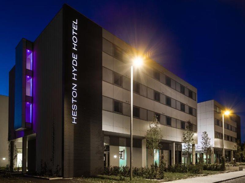 Heston Hyde Hotel Hounslow Extérieur photo