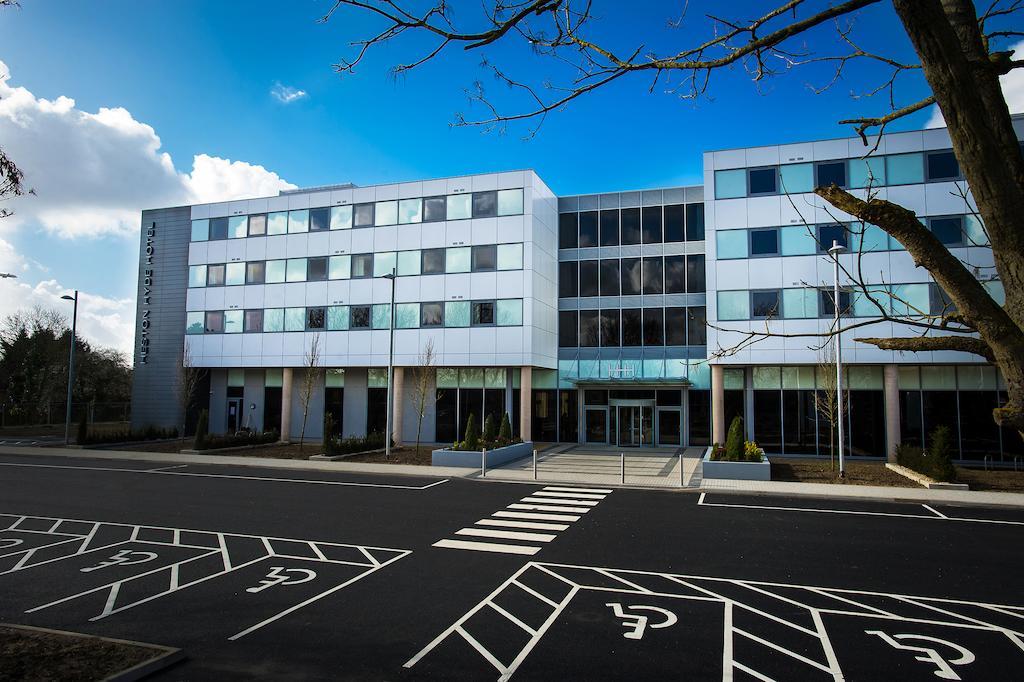 Heston Hyde Hotel Hounslow Extérieur photo